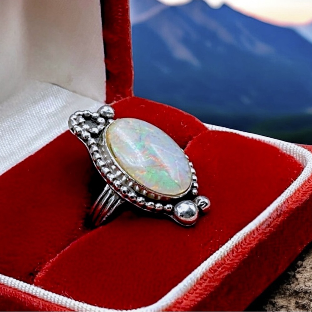 🌺Large Vintage Sterling & Opal Ring